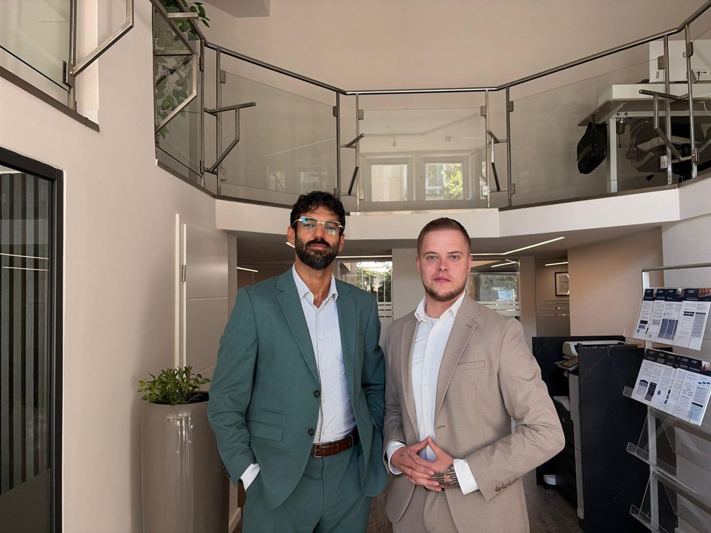 Serhat Ocak und Marcel Kube in der Agentur von OCAK & PARTNER in Düsseldorf